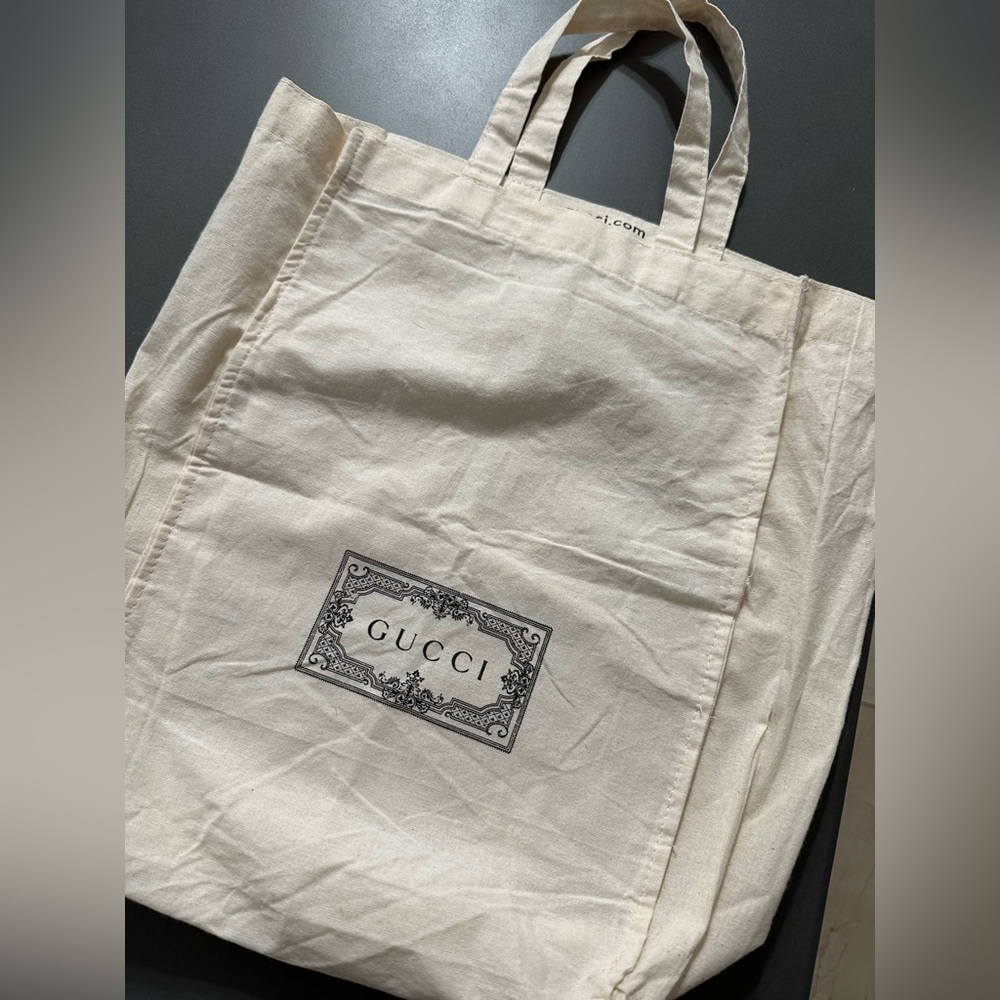 Gucci shopping bag